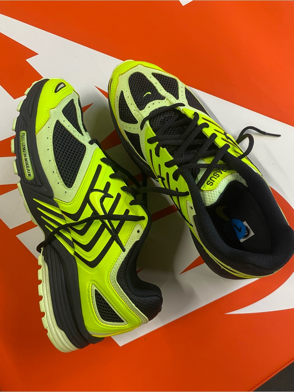NEW Nike Air Pegasus 2K5 'Volt Black Shoes